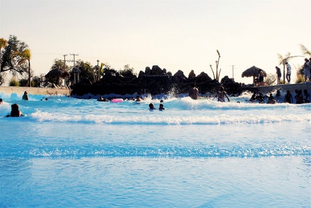 piscina con onde